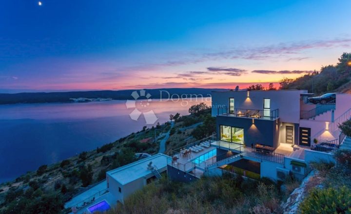 Dom na predaj 350 m² – Lokva Rogoznica