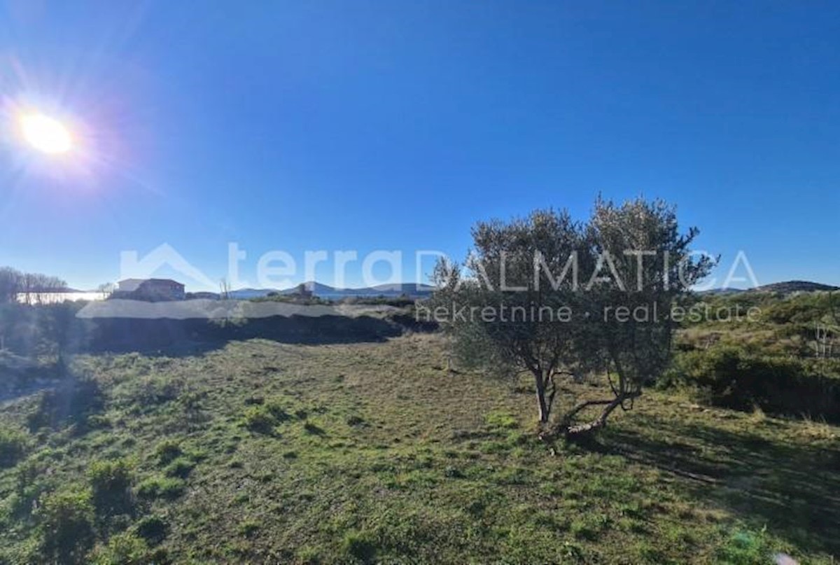 Land For sale - ŠIBENSKO-KNINSKA VODICE