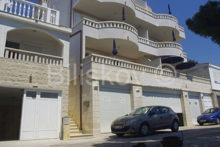 Maison à vendre 908 m² – Drvenik