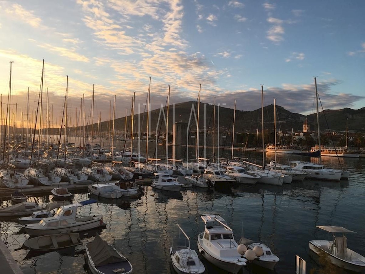 Dom Na predaj - SPLITSKO-DALMATINSKA  TROGIR 