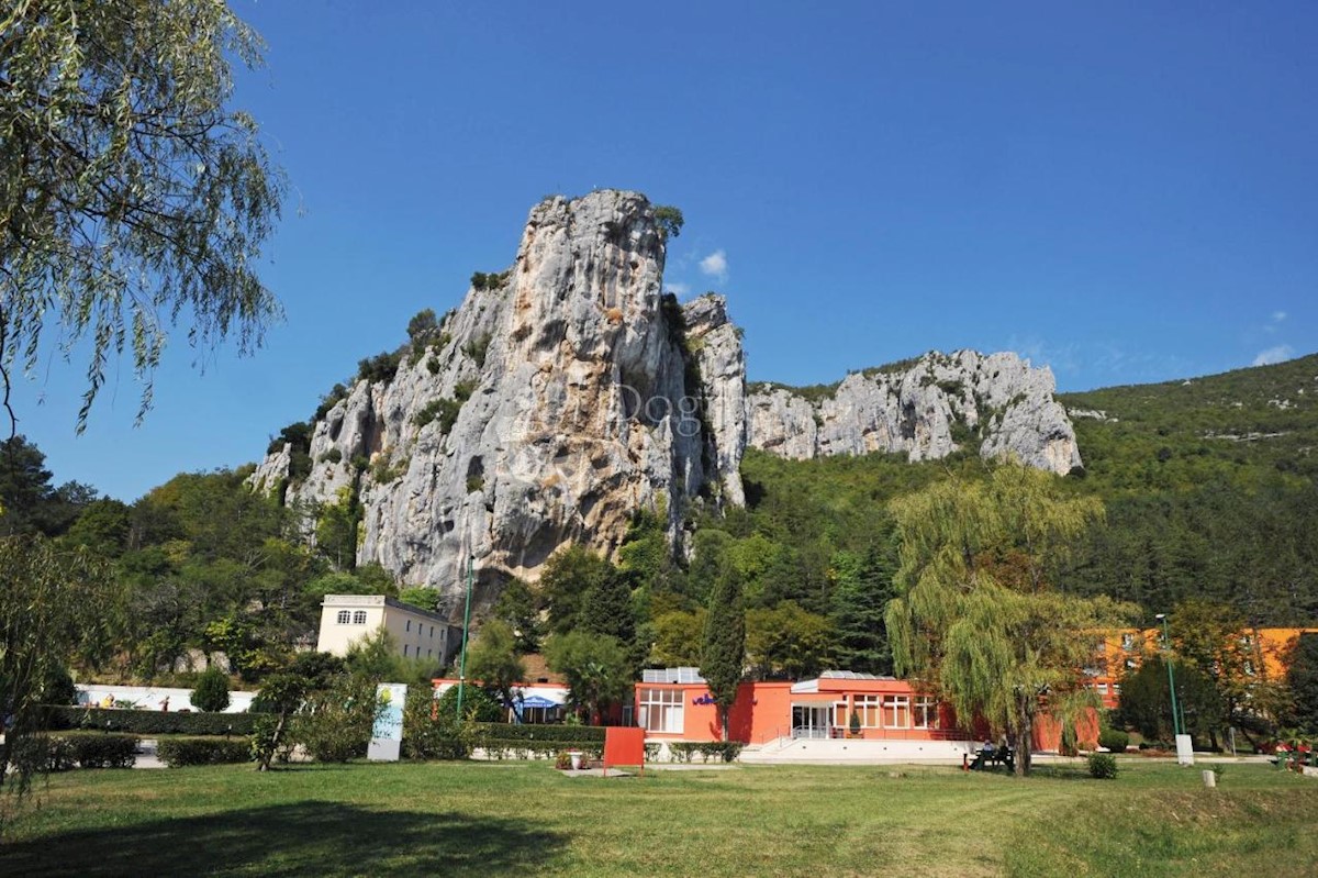 Poslovni prostori Naprodaj - ISTARSKA  Oprtalj