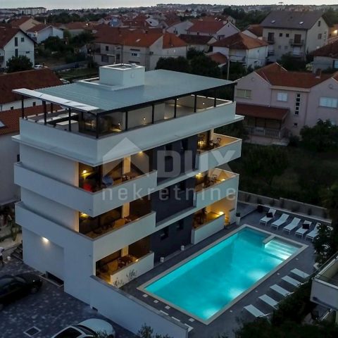 Business premises for sale 920 m² – Zadar