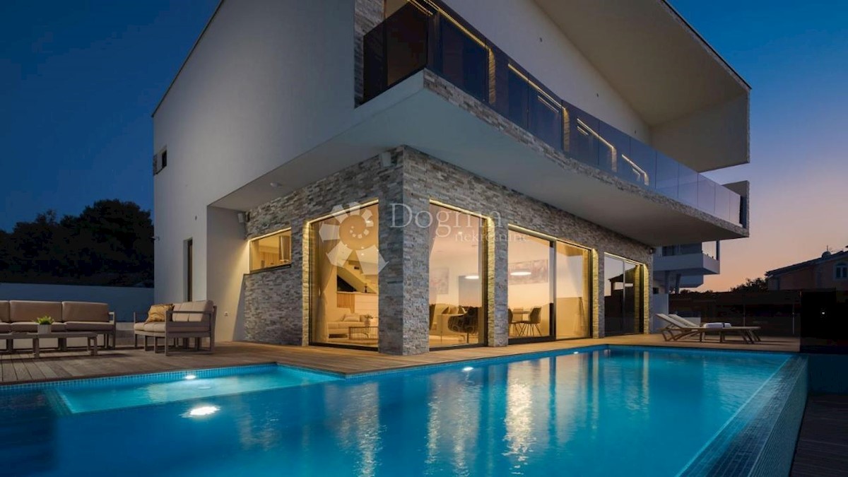 House For sale - ŠIBENSKO-KNINSKA ROGOZNICA