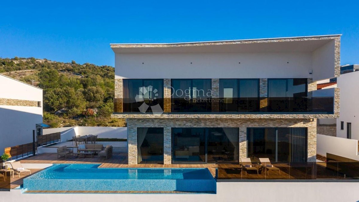 House For sale - ŠIBENSKO-KNINSKA ROGOZNICA