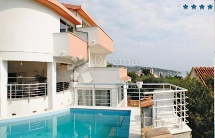 Casa in vendita 273 m² – Vinišće