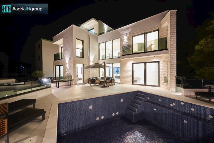 Casa in vendita 370 m² – Trogir