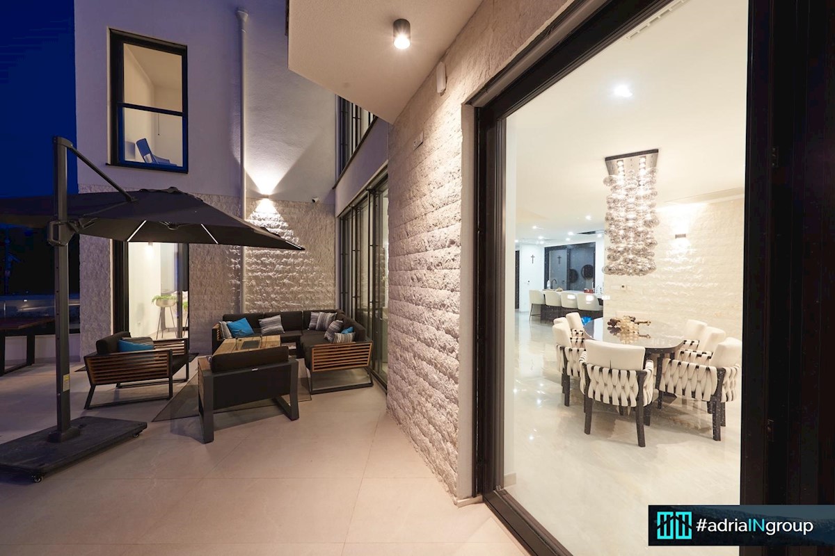 Casa In vendita - SPLITSKO-DALMATINSKA  TROGIR 