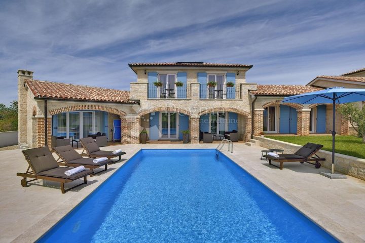 House for sale 350 m² – Medulin