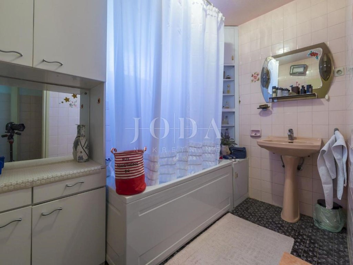 House For sale - PRIMORSKO-GORANSKA  NOVI VINODOLSKI 