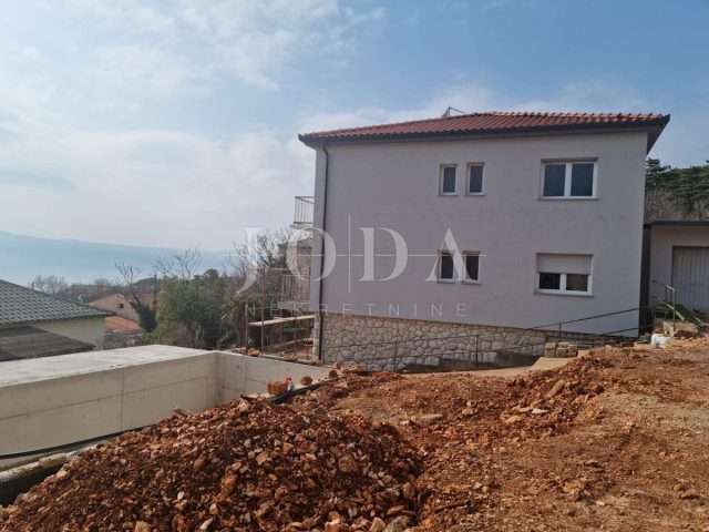 Kuća na prodaju 240 m² – Povile