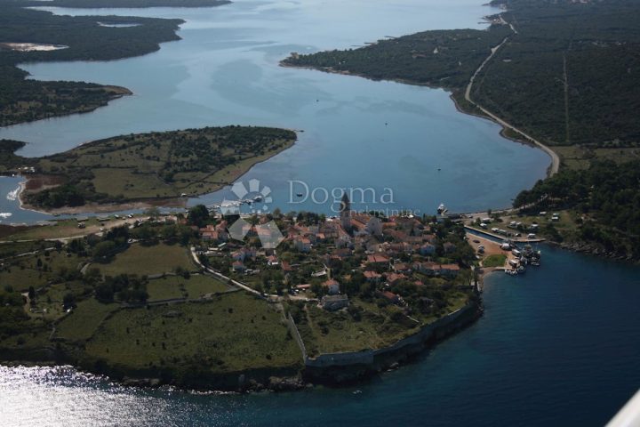 Pozemok na predaj 7000 m² – Cres