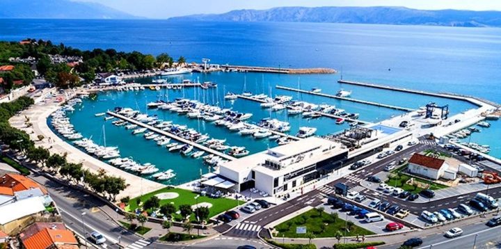 Komerčné na predaj 1000 m² – Novi Vinodolski