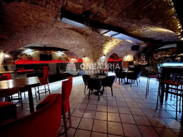 Business premises for sale 220 m² – Senj