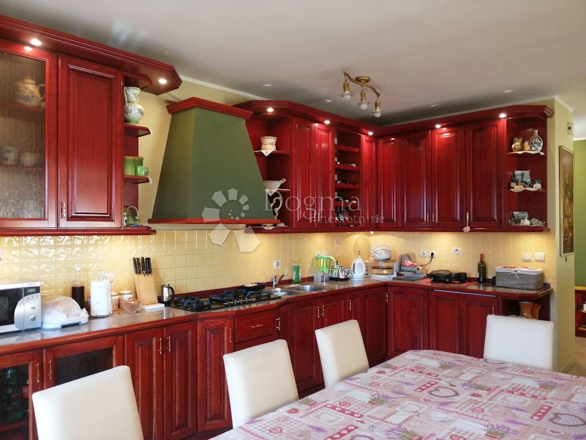Casa In vendita - PRIMORSKO-GORANSKA  VIŠKOVO 