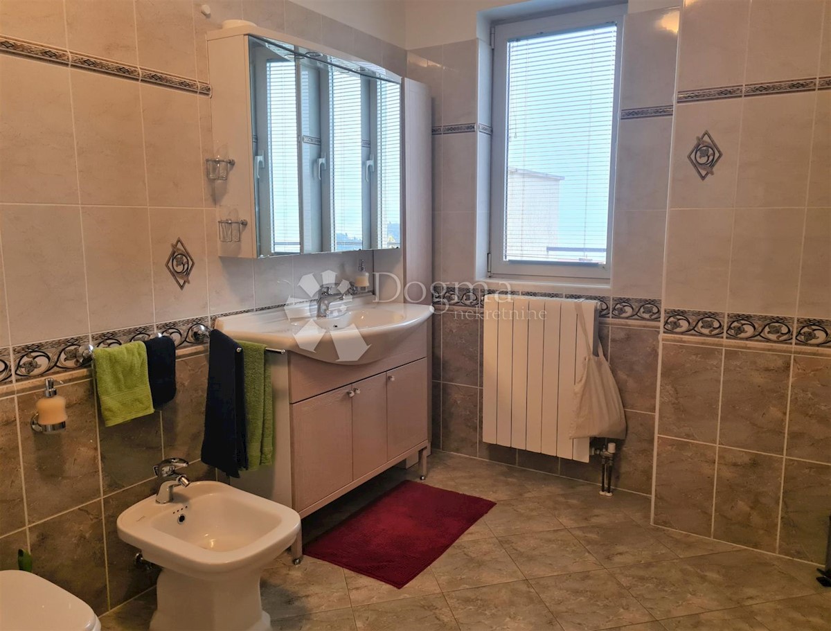 Flat For rent - PRIMORSKO-GORANSKA  KOSTRENA 