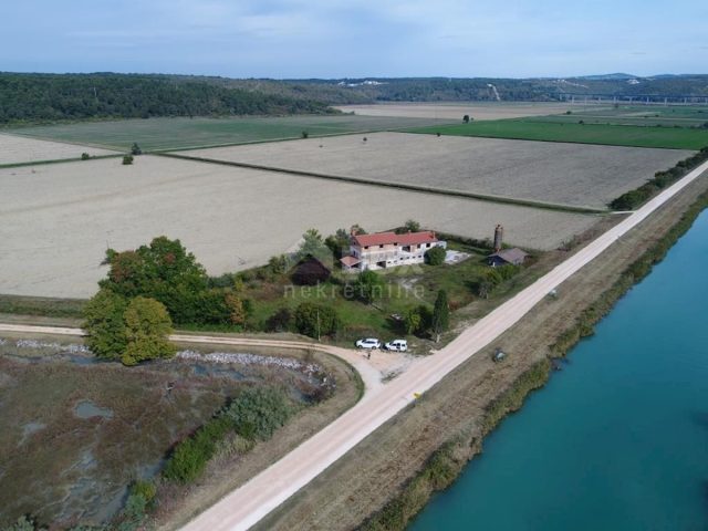 Dom na predaj 450 m² – Antenal