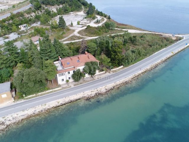 Kuća na prodaju 650 m² – Antenal