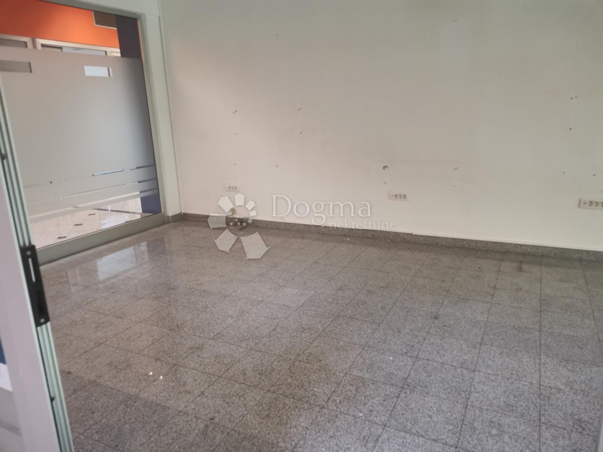 Business premises For rent - PRIMORSKO-GORANSKA  VIŠKOVO 