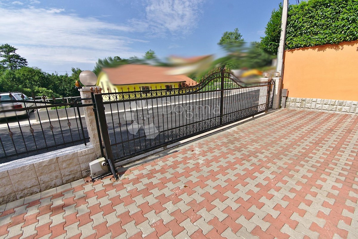 Haus Zu verkaufen - PRIMORSKO-GORANSKA  KASTAV 
