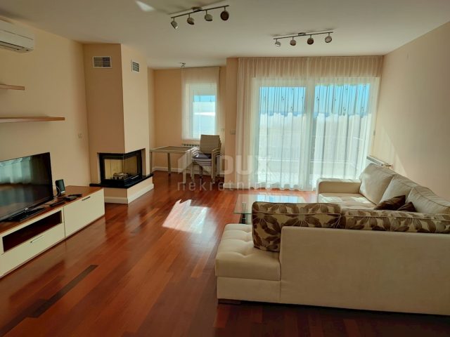 Appartement à louer 143 m² – Ičići