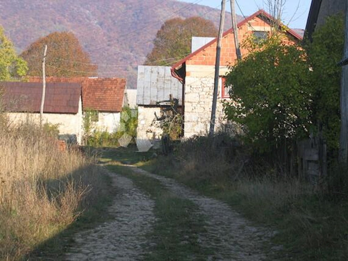 Casa In vendita - LIČKO-SENJSKA  PLITVIČKA JEZERA 