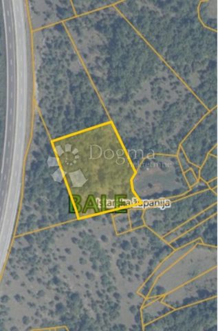 Pozemok na predaj 7047 m² – Bale