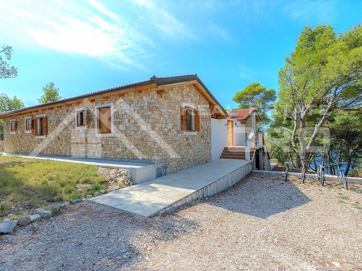 House For sale - SPLITSKO-DALMATINSKA  TROGIR 