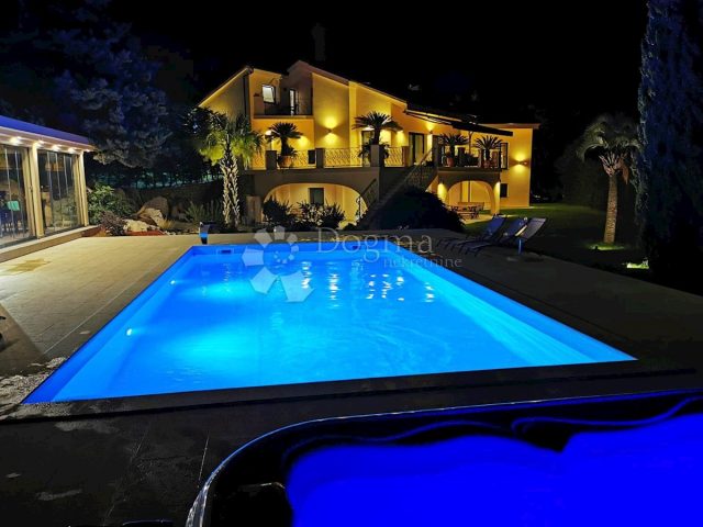 House for sale 740 m² – Veprinac