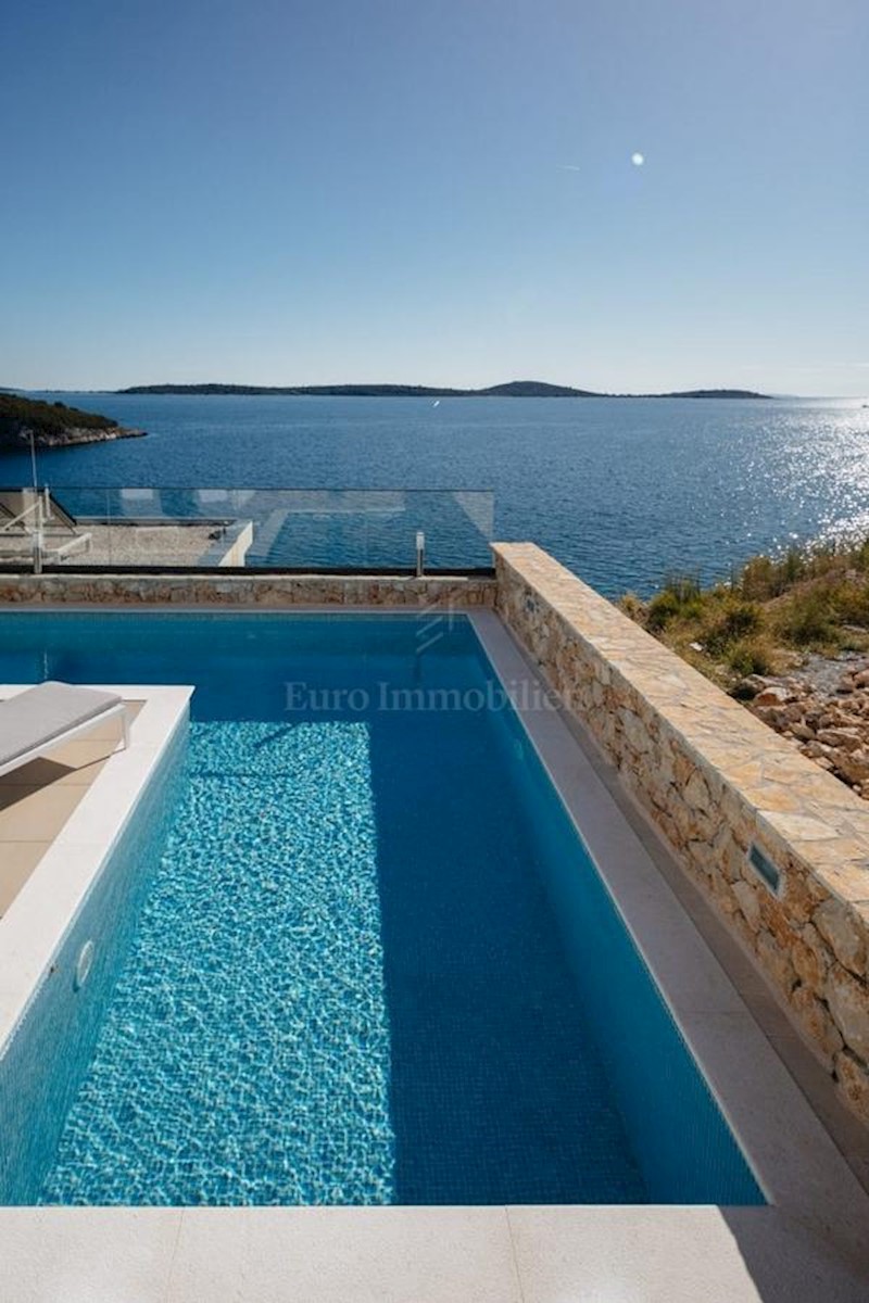 House For sale - SPLITSKO-DALMATINSKA  TROGIR 