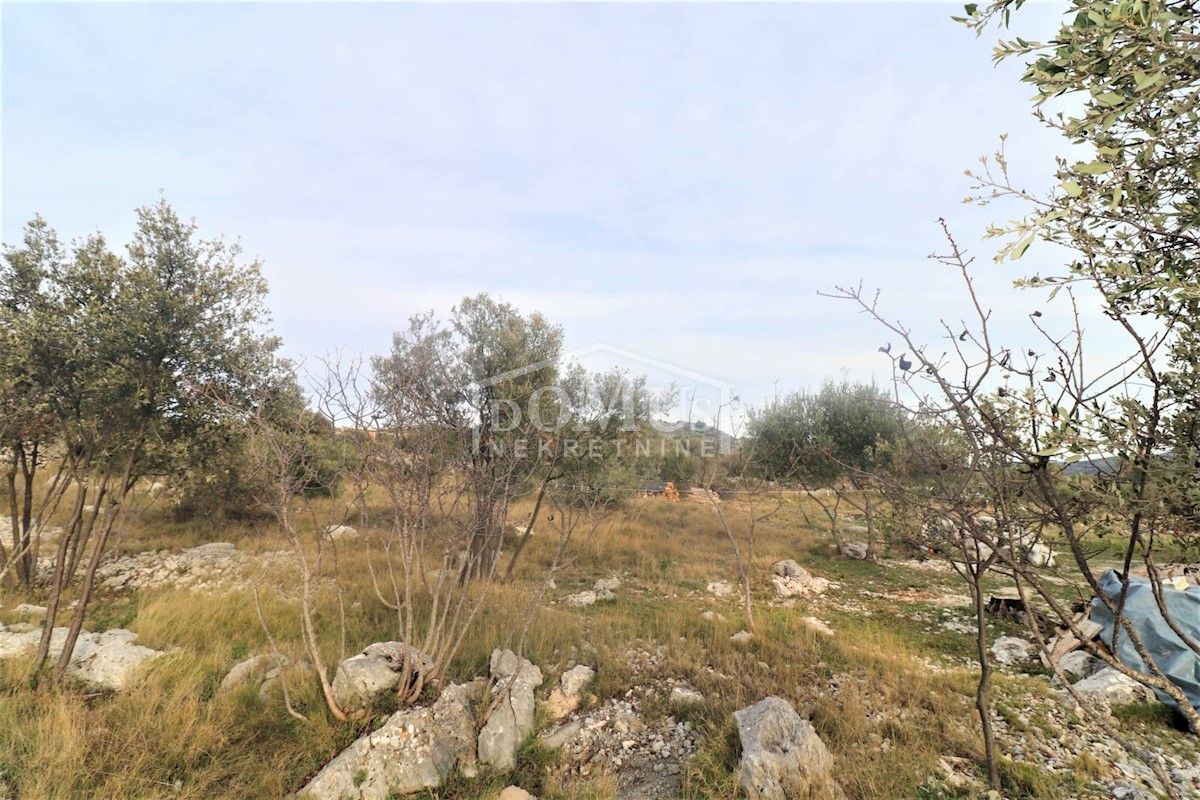 Land For sale - ŠIBENSKO-KNINSKA  ROGOZNICA 