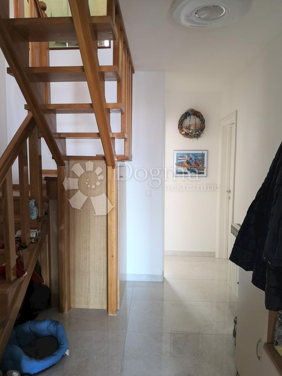 Apartment Zu verkaufen - PRIMORSKO-GORANSKA  KRK 