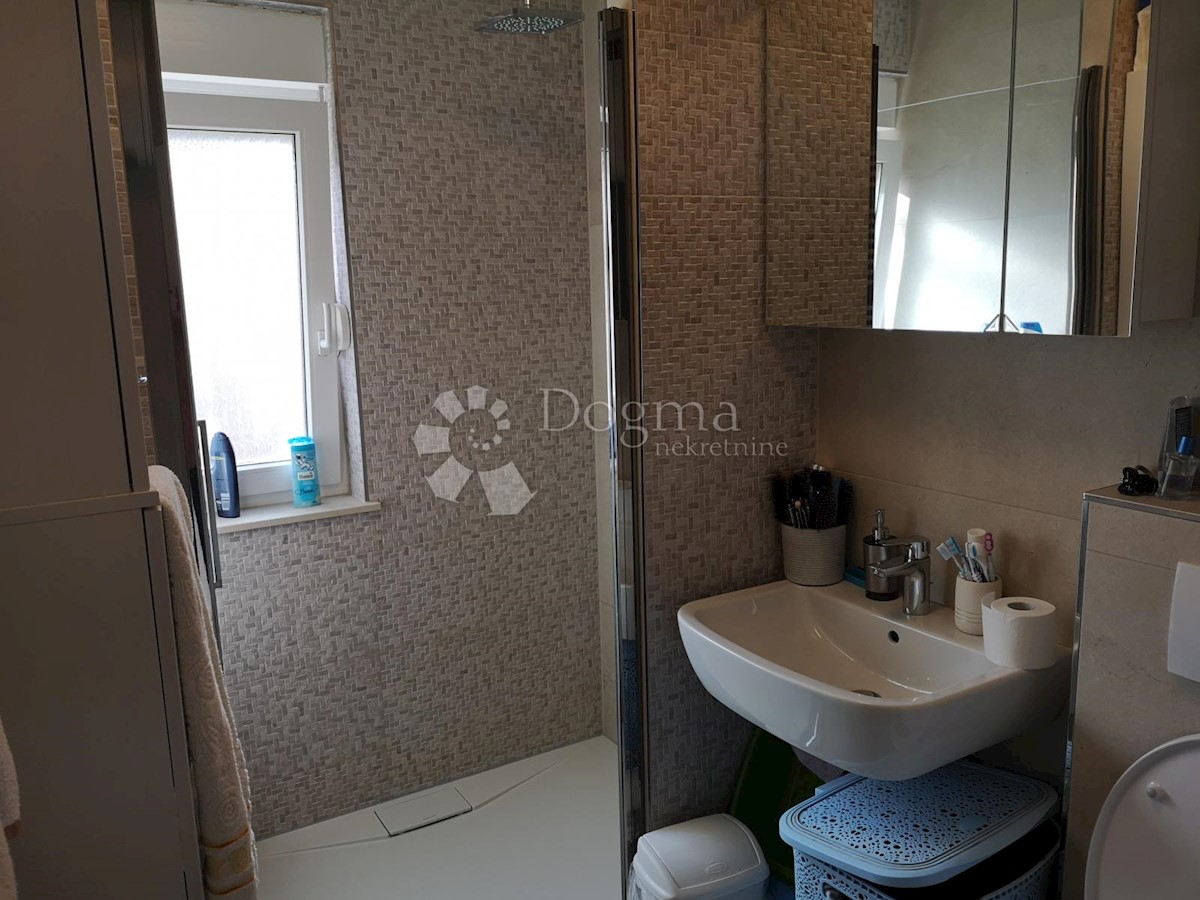 Apartment Zu verkaufen - PRIMORSKO-GORANSKA  KRK 