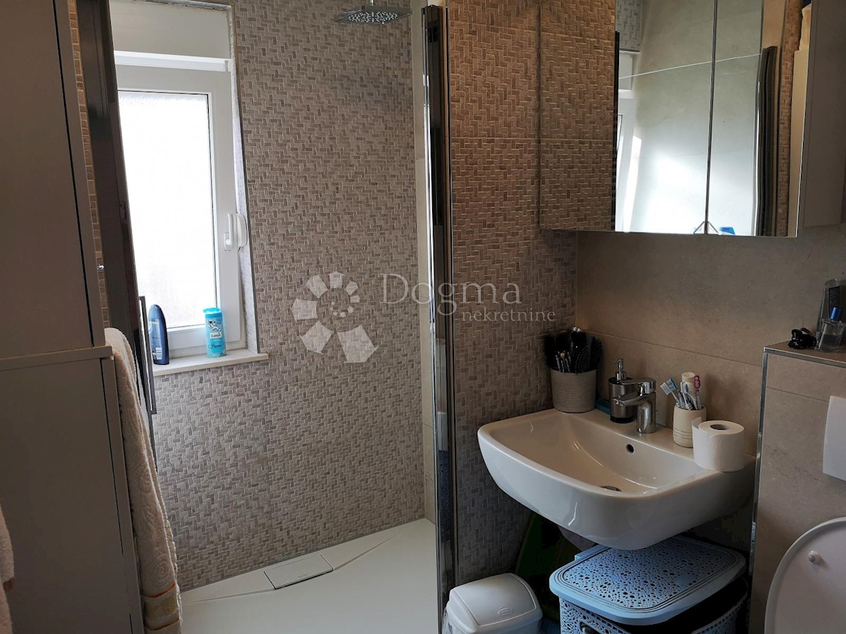 Apartment Zu verkaufen - PRIMORSKO-GORANSKA  KRK 