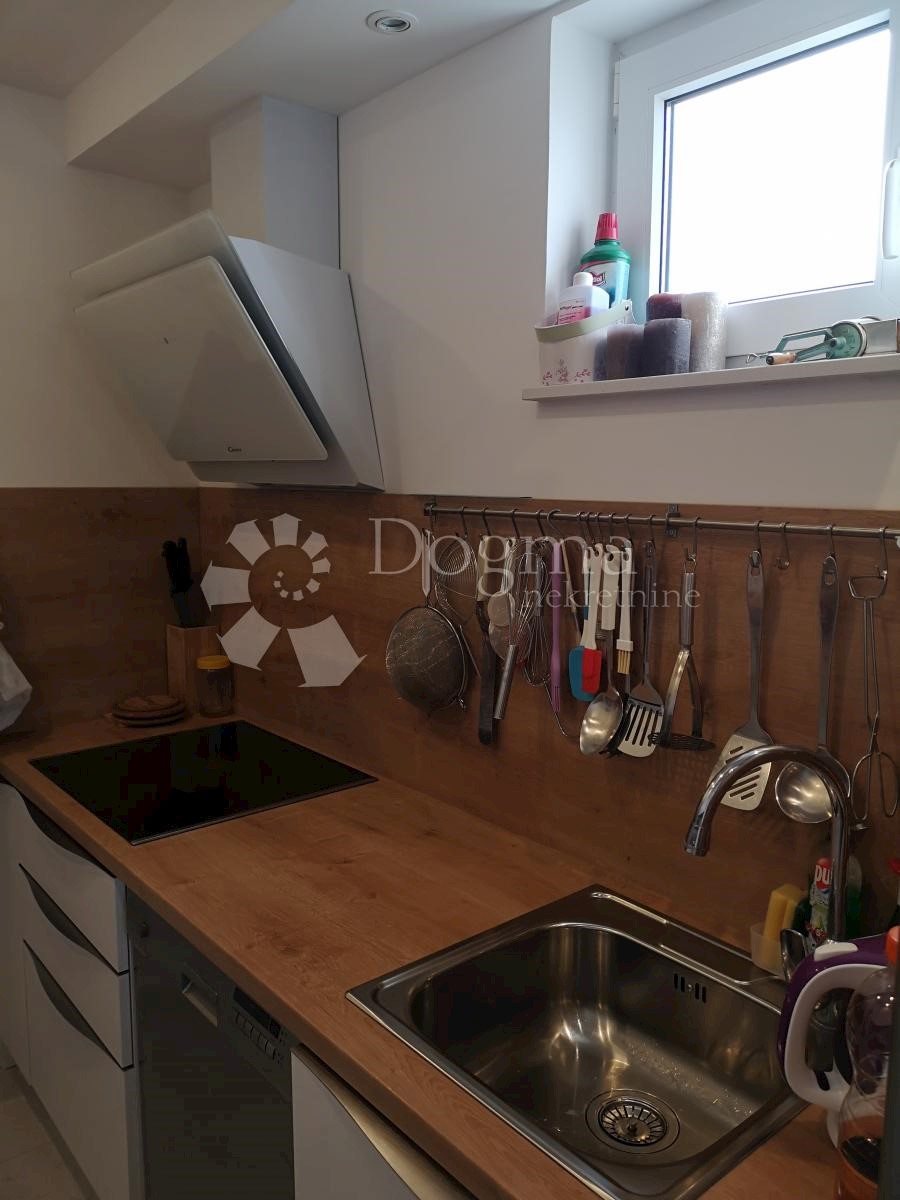 Apartment Zu verkaufen - PRIMORSKO-GORANSKA  KRK 