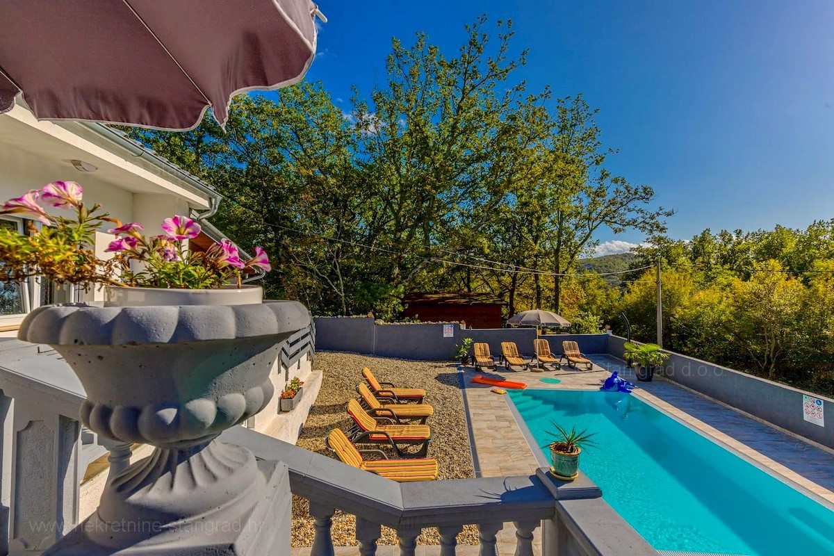 Haus Zu verkaufen - PRIMORSKO-GORANSKA  CRIKVENICA 