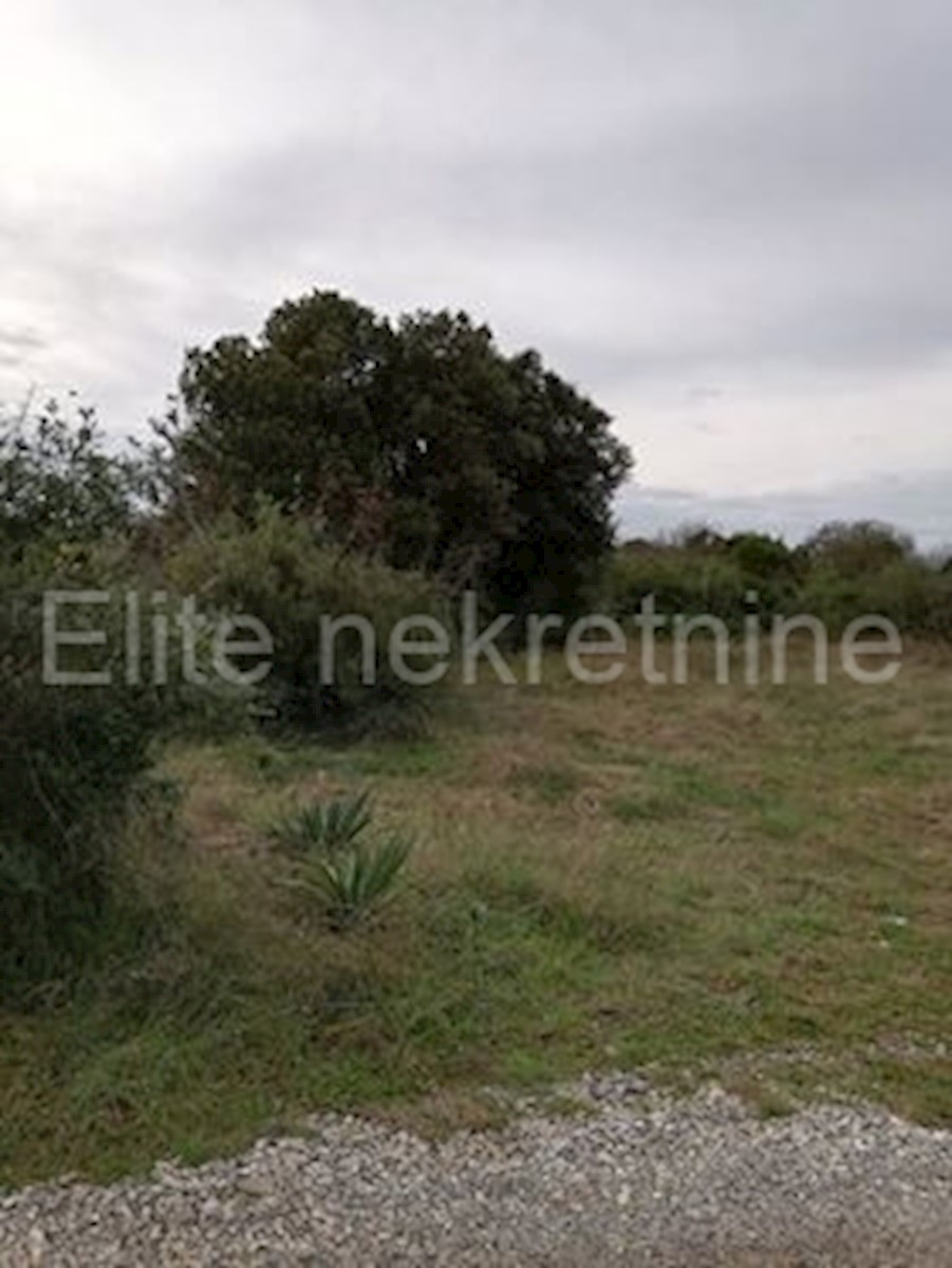 Land For sale - ISTARSKA  PULA 