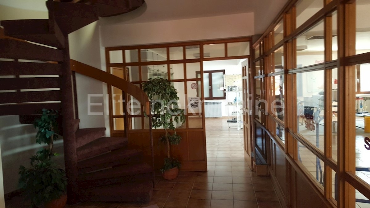 Business premises For sale - PRIMORSKO-GORANSKA  KOSTRENA 