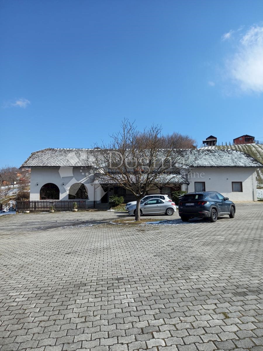 Lokal użytkowy Na sprzedaż - Varaždinska Ivanec - foto 1/46