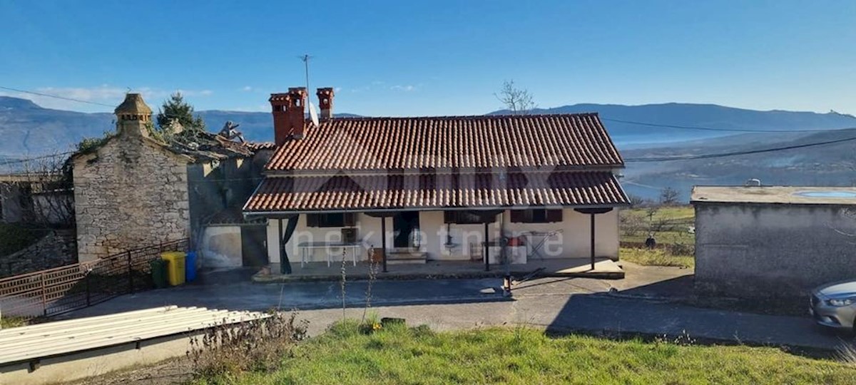 House For sale - ISTARSKA  PIĆAN 