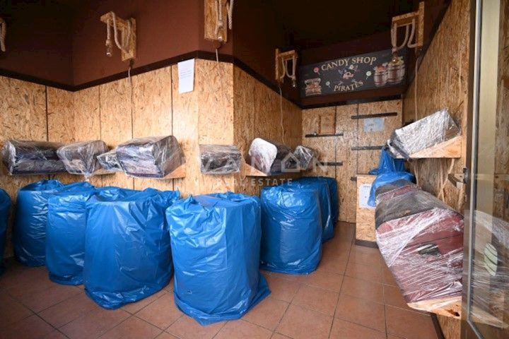 Komerční na prodej 17 m² – Poreč