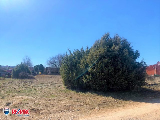 Działka na sprzedaż 1730 m² – Labin