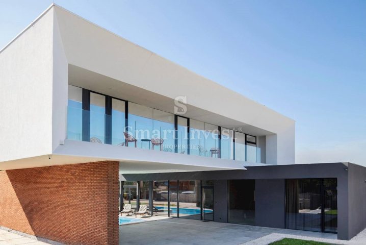 Kuća na prodaju 380 m² – Ližnjan