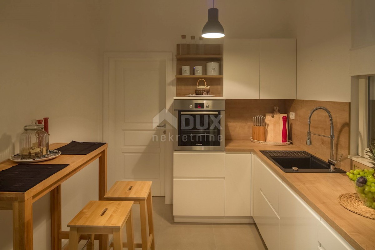 Haus Zu verkaufen - ŠIBENSKO-KNINSKA PRIMOŠTEN