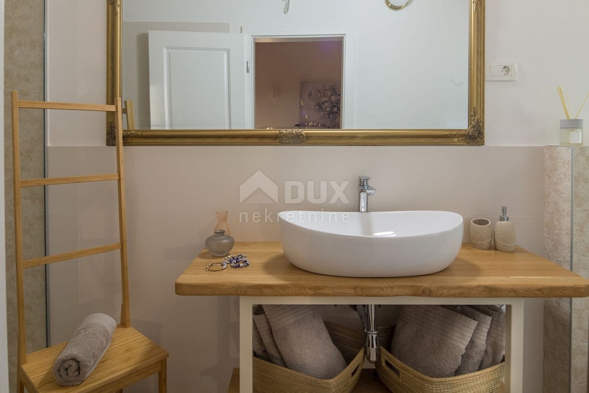 Haus Zu verkaufen - ŠIBENSKO-KNINSKA PRIMOŠTEN