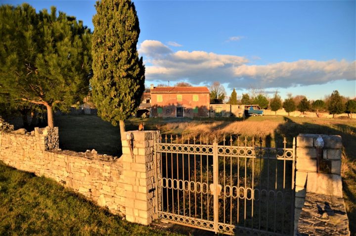 Kuća na prodaju 350 m² – Kanfanar