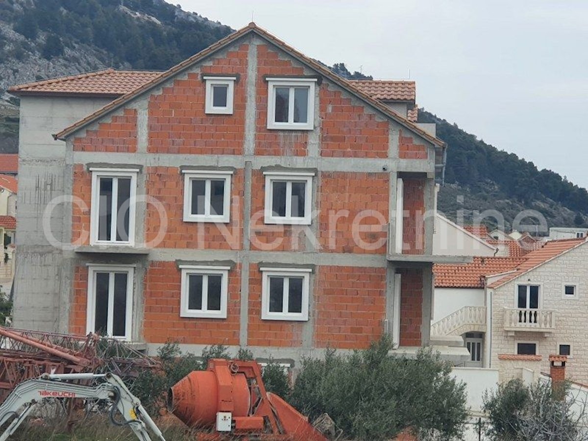 House For sale - SPLITSKO-DALMATINSKA  BRAČ 