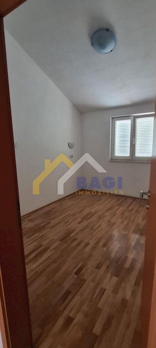 Flat For sale - ZADARSKA  PAKOŠTANE 