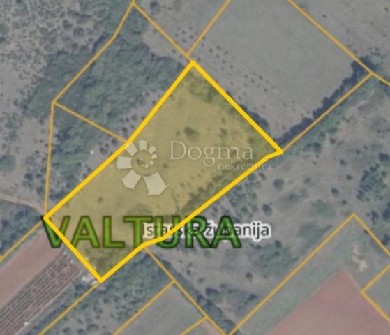 Pozemok na predaj 8875 m² – Valtura