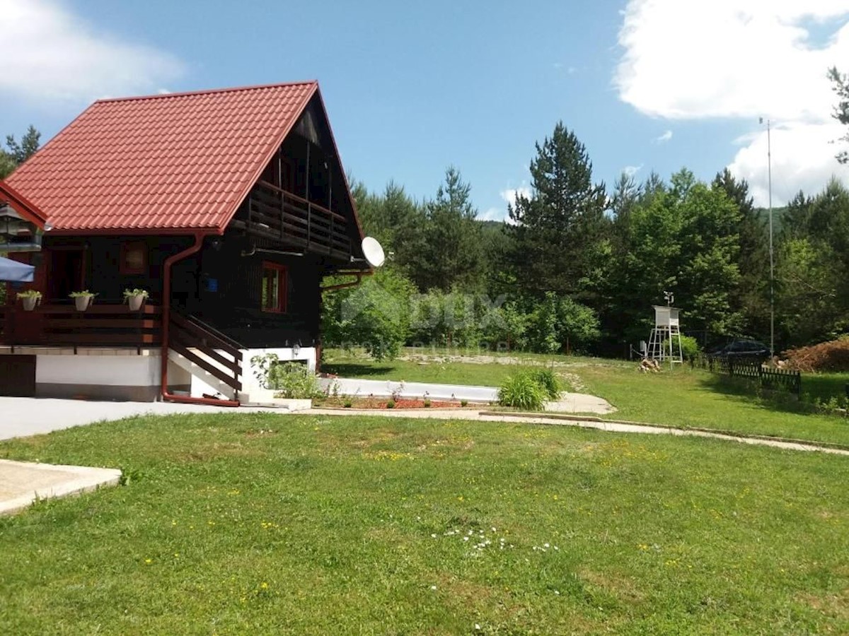 Haus Zu verkaufen - LIČKO-SENJSKA  PLITVIČKA JEZERA 