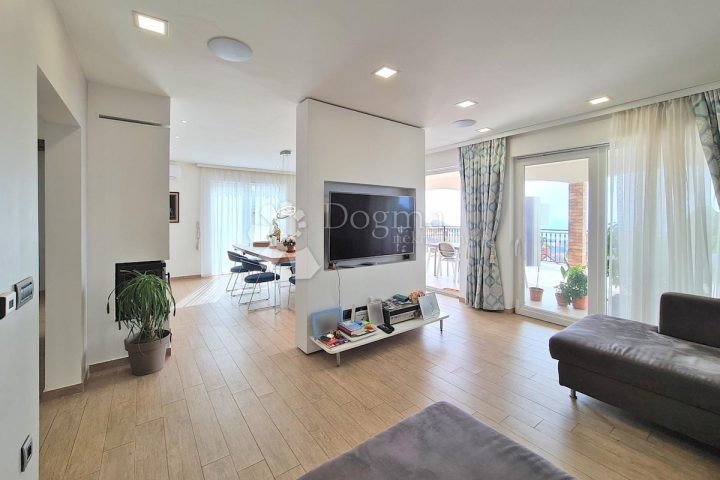 Casa in vendita 270 m² – Glavani